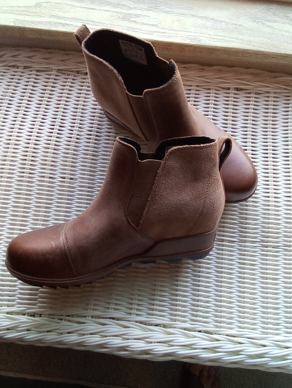 Sorel  Evie  Leather Ankle Booties, Size 10